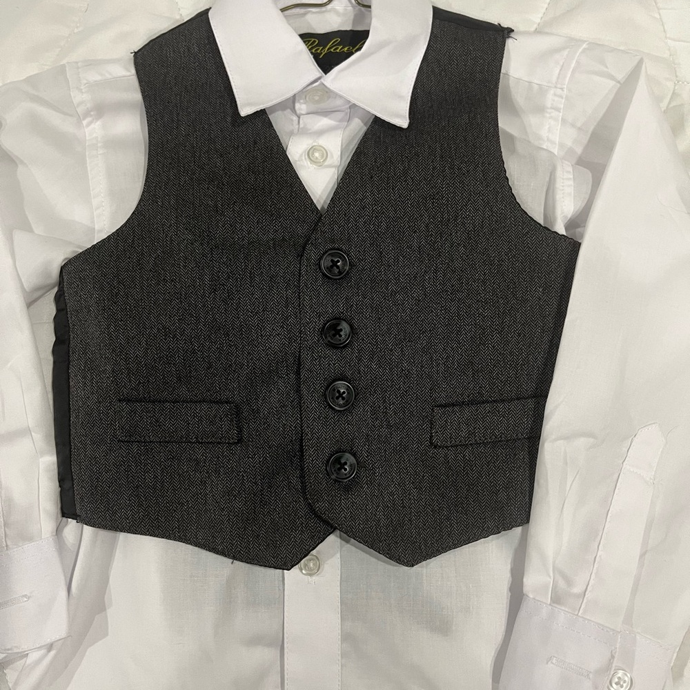 Rafael 3pc Toddler Suit.  Size 2T  Gray. Never worn